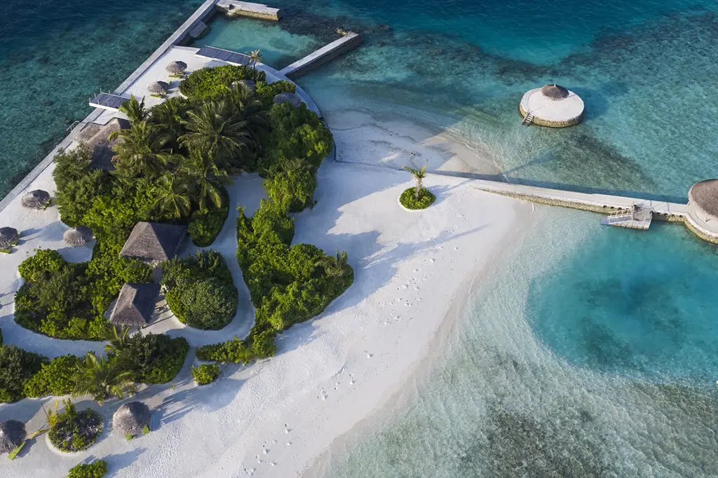 Anantara Dhigu Maldives Resort image 9