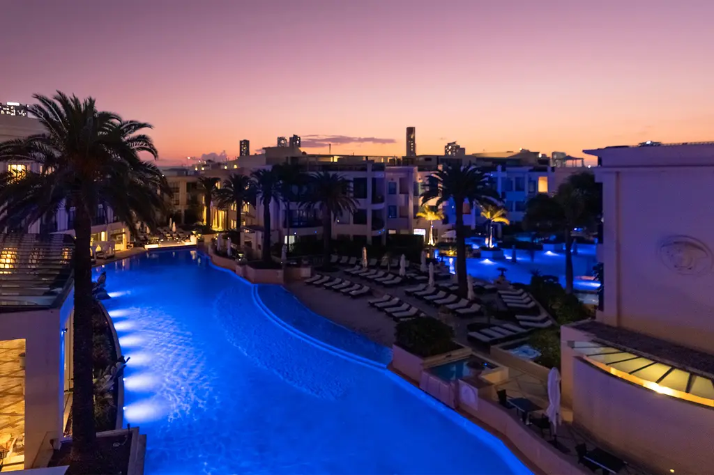 Imperial Hotel Gold Coast image 15