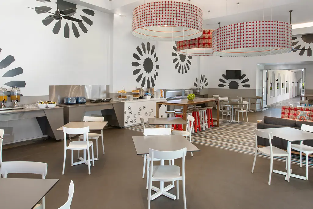 Mantra PortSea Port Douglas image 13