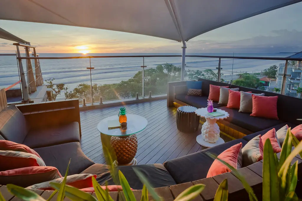 Double-Six Luxury Hotel image 2