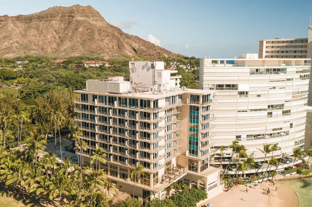 Kaimana Beach Hotel image 5