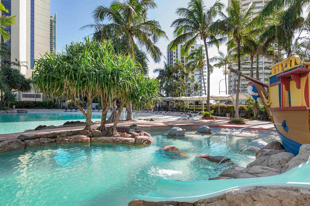 Mantra Crown Towers Surfers Paradise image 1