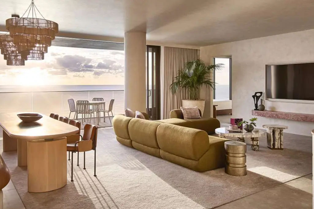 Mondrian Gold Coast image 8