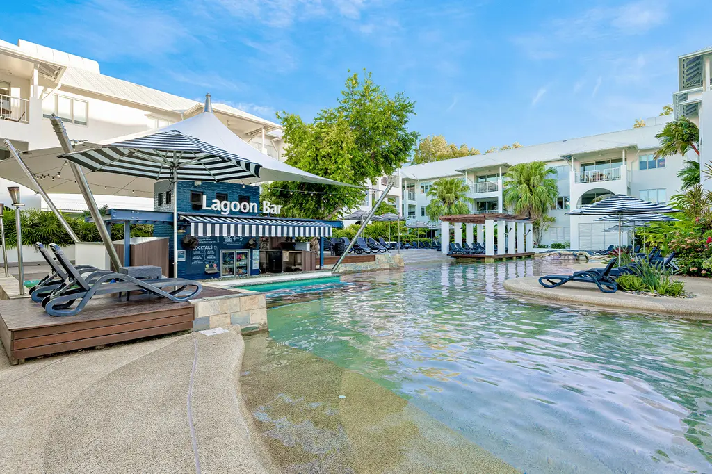 Mantra PortSea Port Douglas image 1