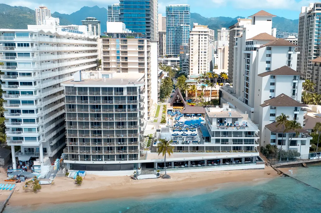 OUTRIGGER Reef Waikiki Beach Resort image 9
