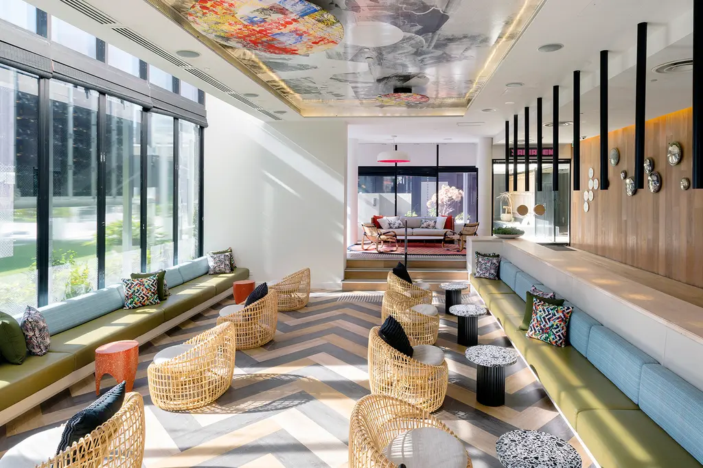 QT Gold Coast image 4