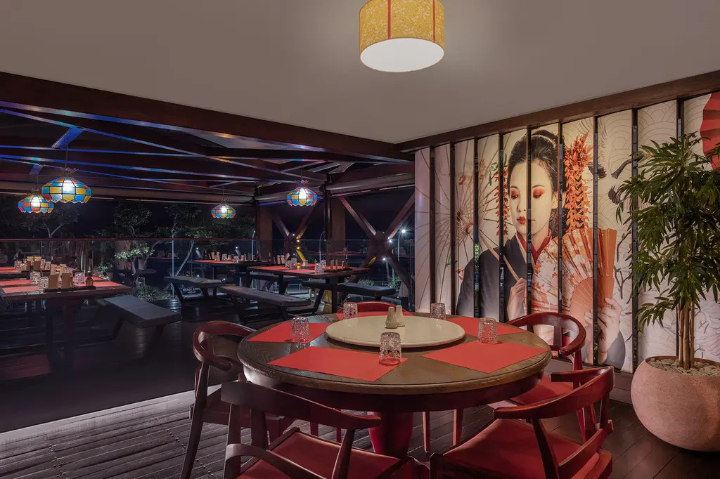 Double-Six Luxury Hotel image 9