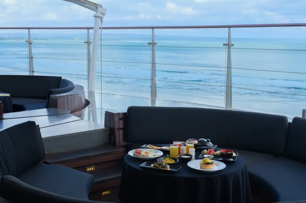 Double-Six Luxury Hotel image 8